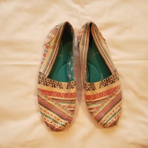 TOMS flats